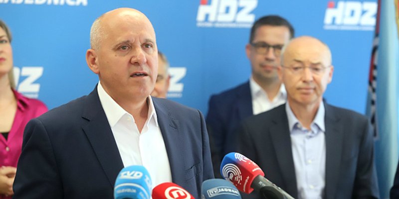 POZDRAV S OLTARA: 'Svećenik je pozvao generala Krstičevića kao prijatelja i ratnika, nisam ja rekao'