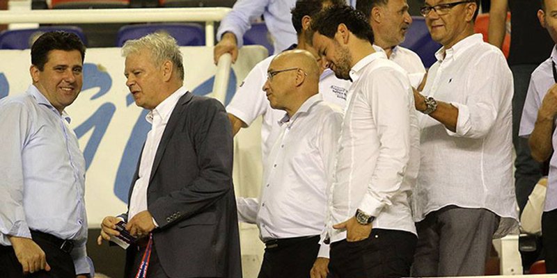 'Bijeli' žele Skupštinu odmah: Hajdukov odvjetnički tim pružit će svu pravnu pomoć sucima kojima se prijeti kaznama!