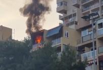 VIDEO Pogledajte kako vatra guta balkon stana na Mertojaku