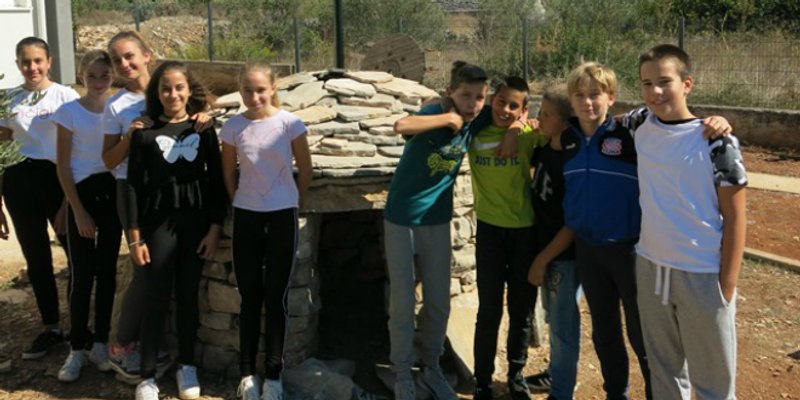 Mali Šoltani dovršili gradnju bunje u Grohotama