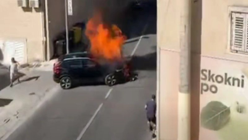 U Krilu Jesenice planuo automobil