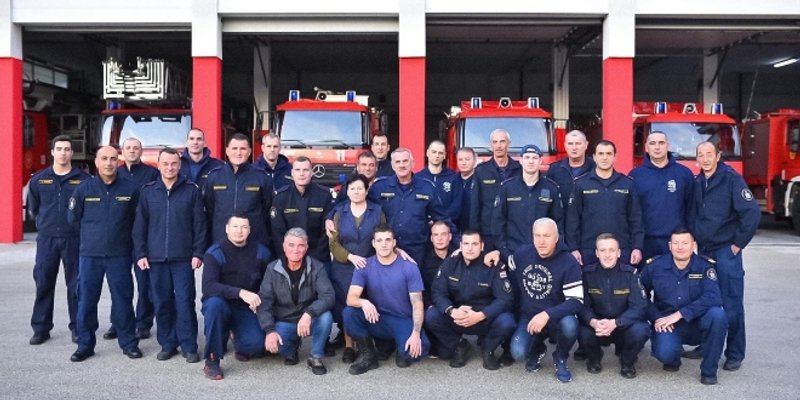 Splitski vatrogasci u mirovinu ispratili najvjerniju djelatnicu: 'Bila nam je kao majka, udala se za našu postrojbu'