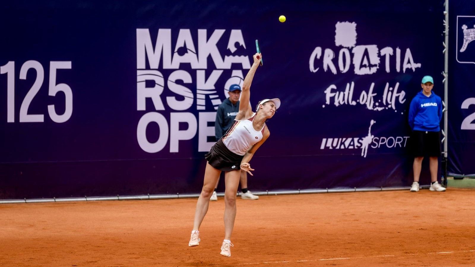 Kiša prekinula turnir u Makarskoj pa hrvatska tenisačica zaigrala stolni nogomet, pogledajte video