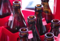 Iz kamiona palo oko sto gajbi pive, prolaznik pokušao jednu prisvojiti