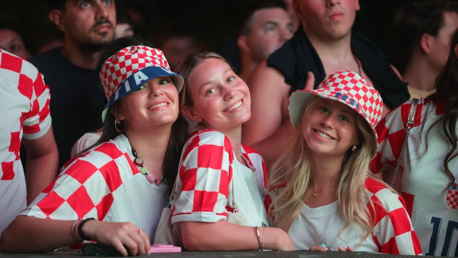 FOTO/VIDEO Pogledajte reakciju navijača na Zvončacu nakon Sučićevog gola!