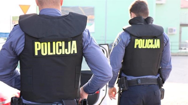 Jake policijske snage u Drnišu, traje potraga za ubojicom 19-godišnjaka