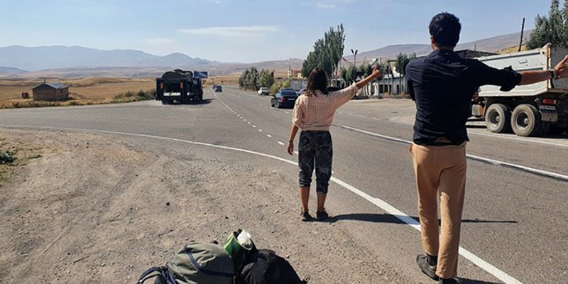 Zoe i Jan svijet su obišli stopirajući. Sutra u Fotoklubu Split donose svoje priče 's kraja ceste'