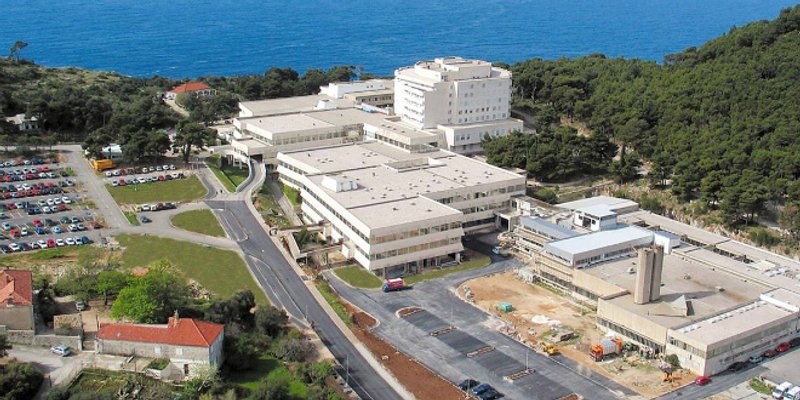 KORONA NA JUGU Umro muškarac iz Konavala, zabilježeno 67 novih slučajeva