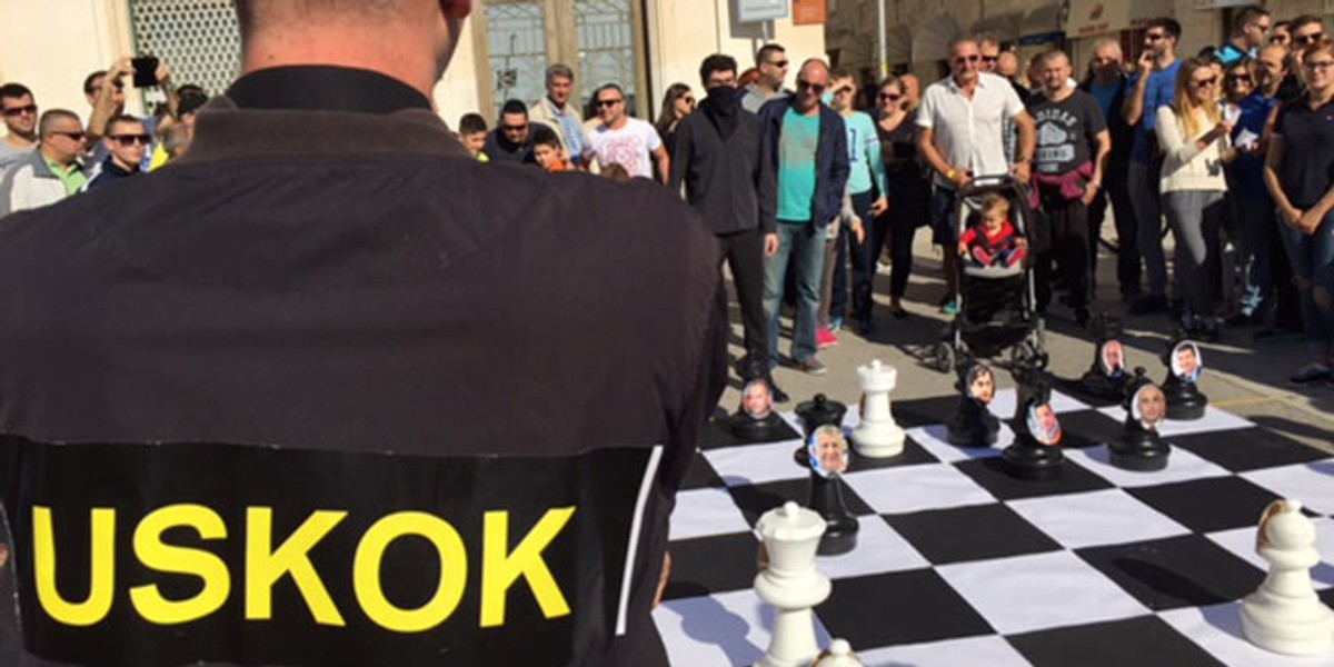 'Bijeli' Matošić, Vukas, Dvornik, Beara, Čabo i društvo na Rivi matirali 'crne' Mamića, Vrbanovića, Vlajčevića, Šuprahu...