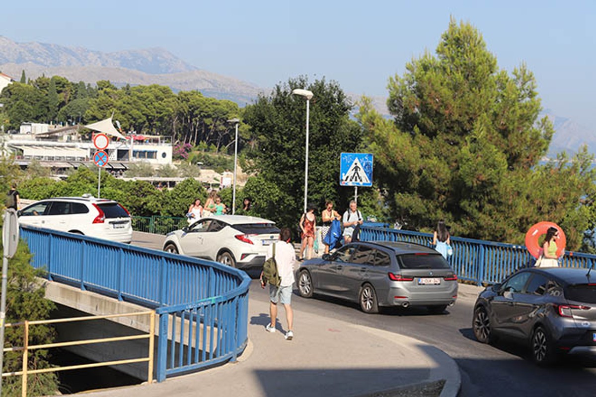 DI JE ZAPELO? Promet u gradskoj luci: još uvijek nema ni trajnog, ni privremenog rješenja