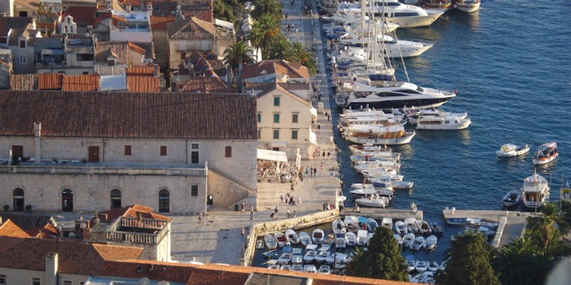 GURMANSKO SREDIŠTE MEDITERANA: Svjetske kulinarske zvijezde i vrhunski hrvatski chefovi kuhaju u Hvaru