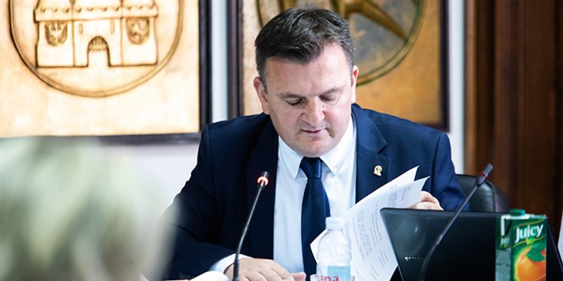 PREGLED TJEDNA: Škoriću, di je papir?