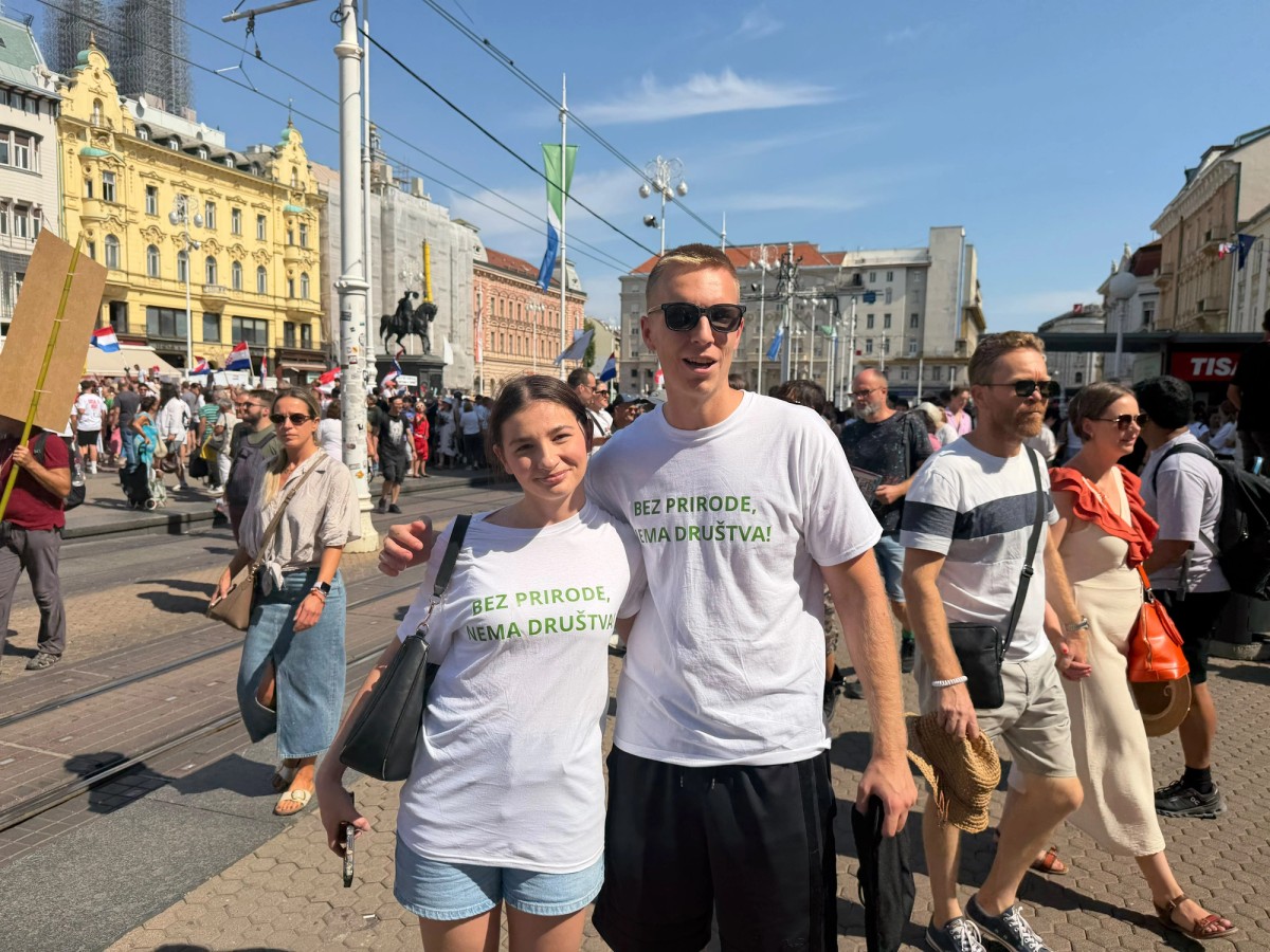 NEZAPAMĆENI EMOTIVNI NABOJ Mnogi su kraj zagrebačkog skupa dočekali u suzama