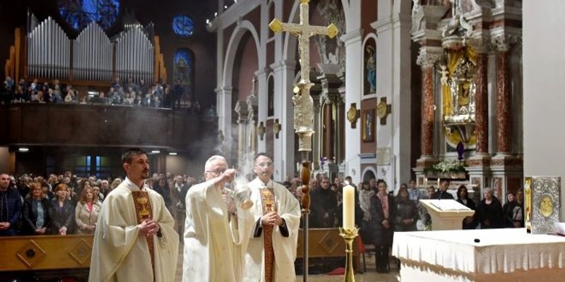 Izravni prijenosi liturgijskih slavlja iz sinjskog svetišta na TV Dalmaciji