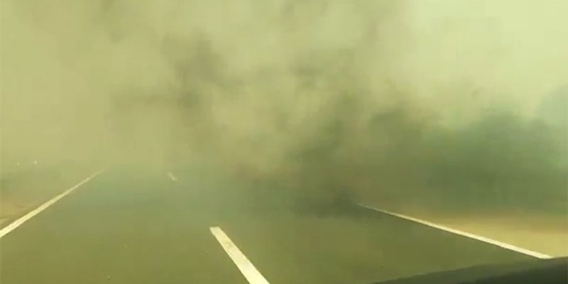 NOVI VIDEO Pogledajte vožnju autocestom kroz dim: 'Ajmo ća, pa šta bude!'