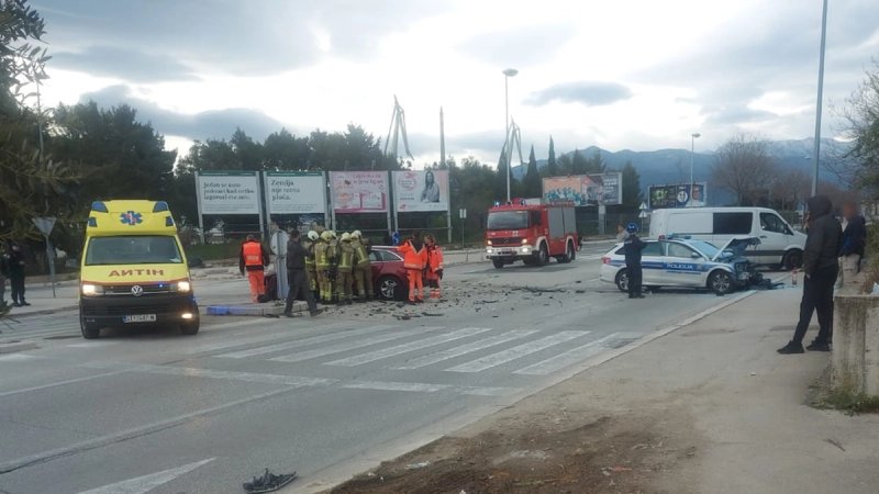 PROMETNA U SPLITU Sudjelovao i policijski automobil