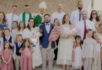 Ministar Šipić na krštenju sedmog djeteta obitelji Zelić i trećeg djeteta u obitelji Drnas: 'Svako dijete najveća je vrijednost i budućnost Hrvatske'