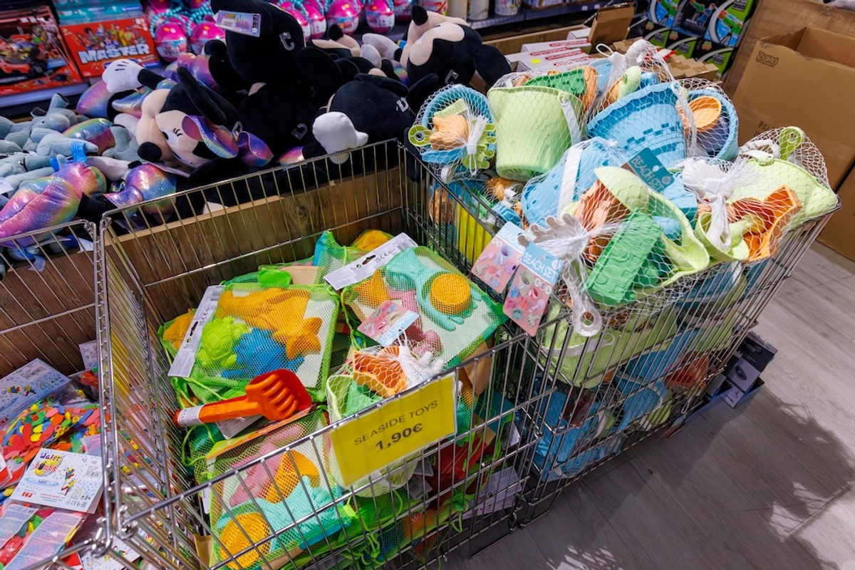 Kreće totalno ludilo u Kaštelima, poznati outlet šokirao niskim cijenama: Od danas imaju kućanske aparate, alat, bazene, jacuzzije...