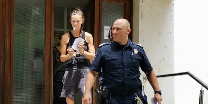 U LISICAMA JE DOVELI NA SUD Poznata manekenka dobila devet dana zatvora zbog sukoba s policijom u splitskom centru Bauhaus