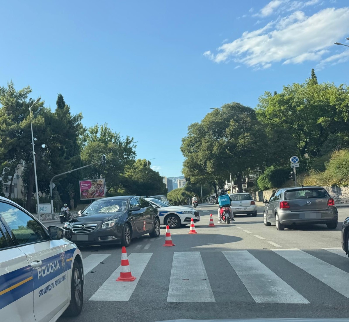 TEŠKA PROMETNA U SPLITU Na raskrižju Vukovarske i Dubrovačke oboren motociklist