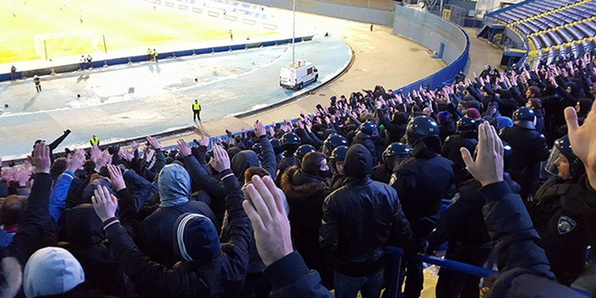 Interventna policija upala na jug, Torcida skandira 'jebo vas Mamić', 'HNS pederi...', te 'oj Jano, Janice...'