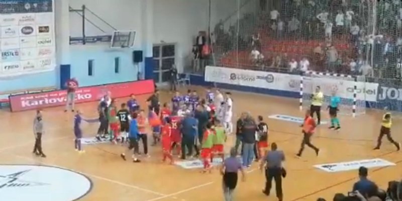 VIDEO: Opća tučnjava nakon utakmice u Makarskoj, intervenirala i policija