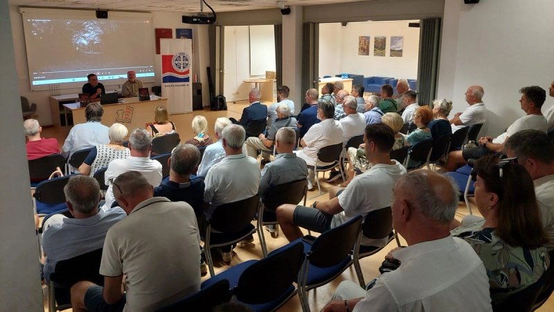Jazovka izazvala veliko zanimanje Splićana, speleolog pričao o prizorima koje je zatekao na 30 m dubine