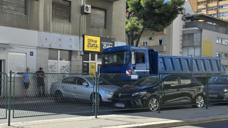 VIDEO Sudar auta i kamiona u Ulici Domovinskog rata, evo snimka