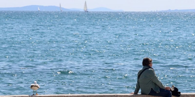 U Dalmaciji sunčano s olujnom burom