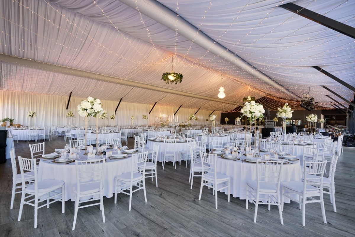 ABC RENT Obiteljska tvrtka s tradicijom najma šatora i opreme dužom od 25 godina svako vjenčanje ili svečanost pretvara u posebnu priču 