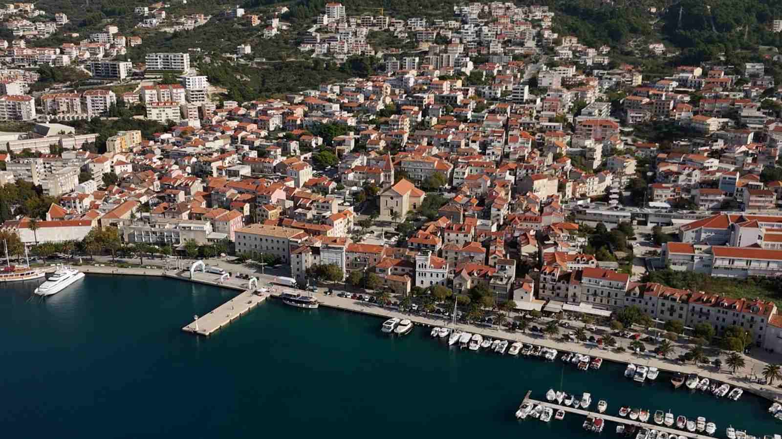 Građani do 1. kolovoza mogu predložiti kandidate za javna priznanja Grada Makarske