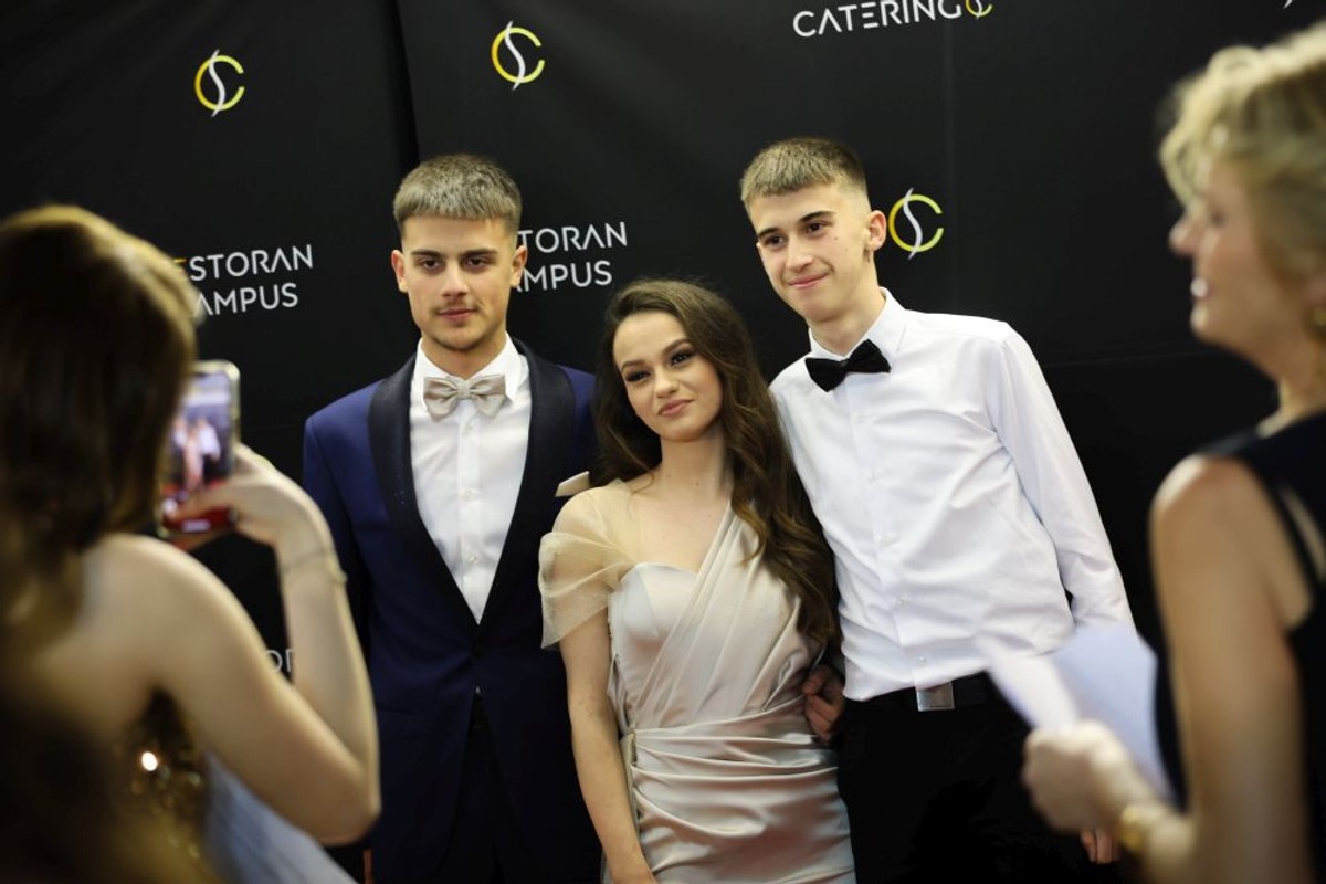 Maturalna zabava omiške Srednje škole Jure Kaštelan | foto: Proelkom studio