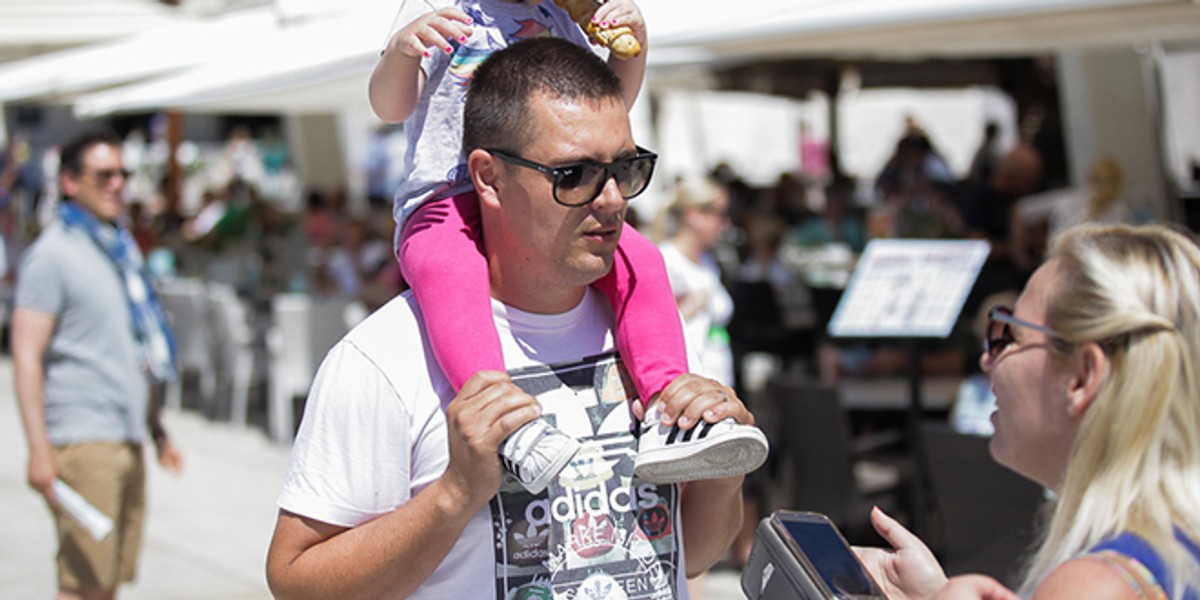 BRZI UPITNIK: Što Splićani kažu o izgledima Čačićeve Hrvatske, tučnjavama u Francuskoj i trogirskom transparentu