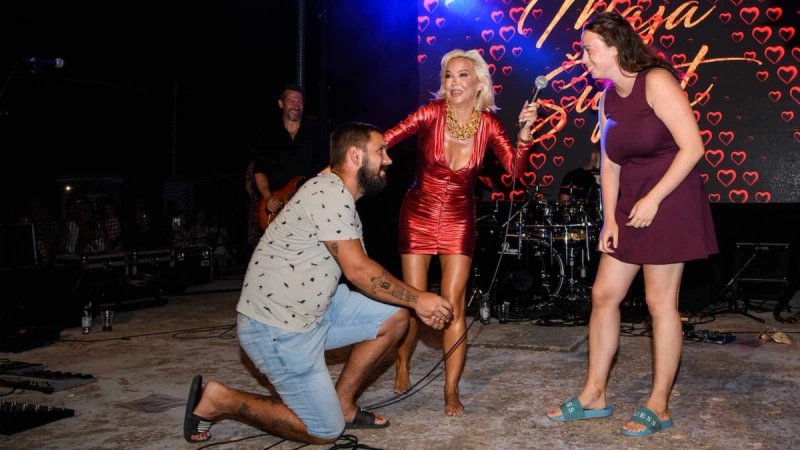 FOTOGALERIJA: Koncert Maje Šuput pretvorio se u bajku: Patricijino 'da' odjenulo je Vrsima i oduševilo publiku
