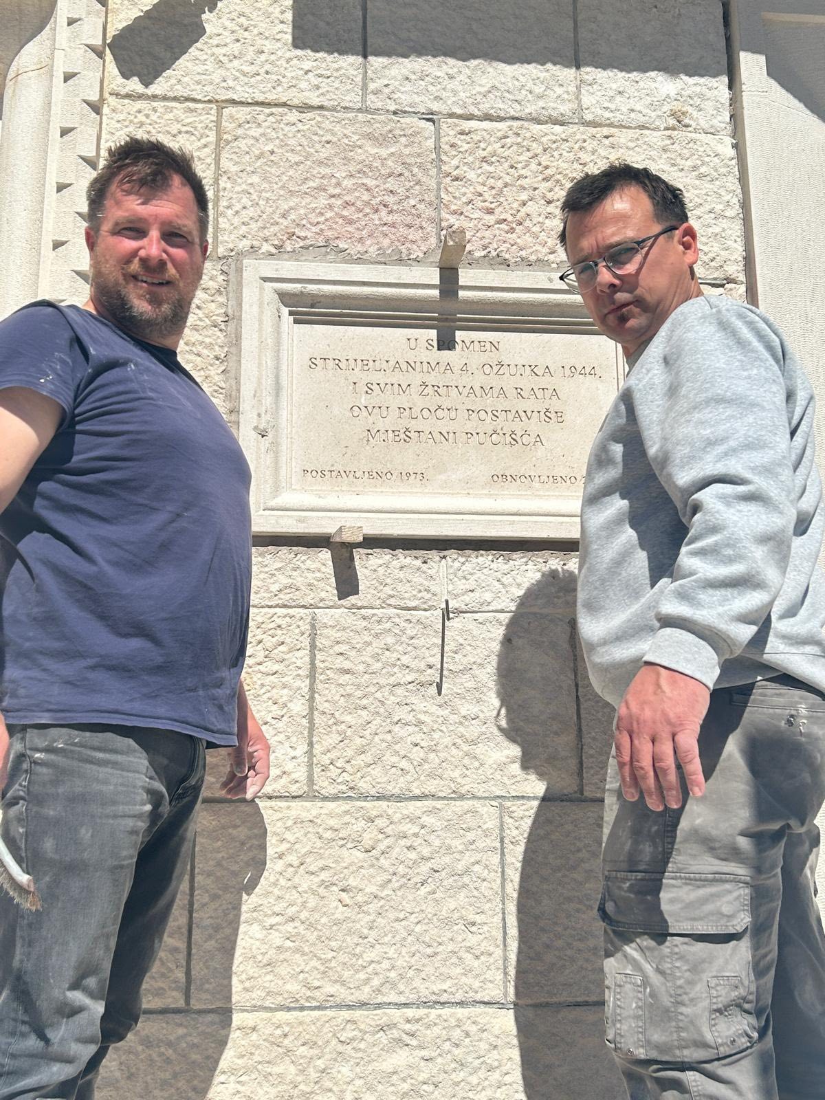 Na školi u Pučišćima obnovljena spomen ploča stradalim mještanima u Drugom svjetskom ratu