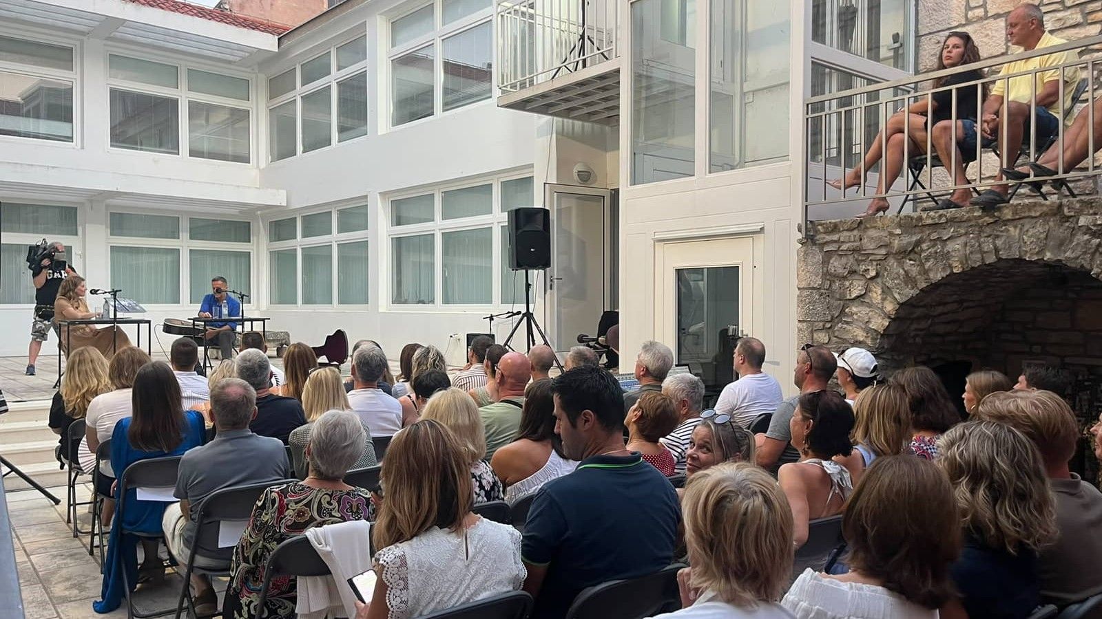 VIDEO Gelo predstavio knjigu posvećenu Oliveru, evo što sve sadrži