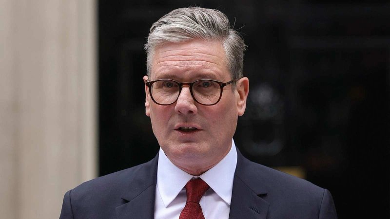 Britanski premijer podnio ostavku