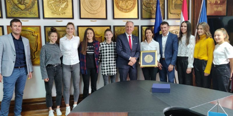 Zlatna plaketa taekwondo klubu Marjan