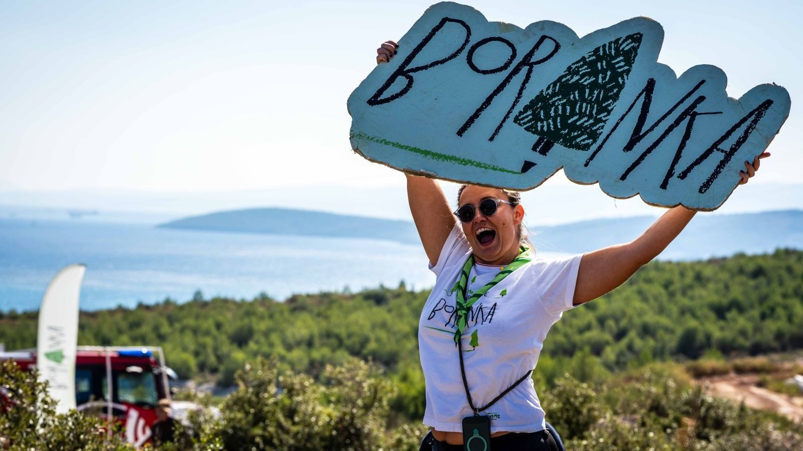 FOTO/VIDEO: U Trogiru održana jubilarna 50. akcija pošumljavanja požarišta kampanje Boranka – 350 volontera sadilo novu šumu u Planom
