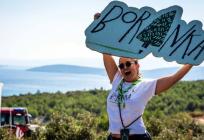 FOTO/VIDEO: U Trogiru održana jubilarna 50. akcija pošumljavanja požarišta kampanje Boranka – 350 volontera sadilo novu šumu u Planom
