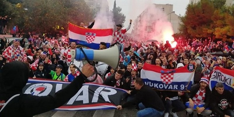 FOTO/VIDEO: TEŠKO LUDILO Navijači u koloni prema Poljudu