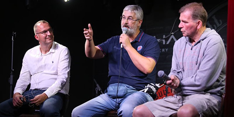 VEČER PUNA EMOCIJA: Održana promocija knjige 'Torcida - vaša vira, vaš spas'