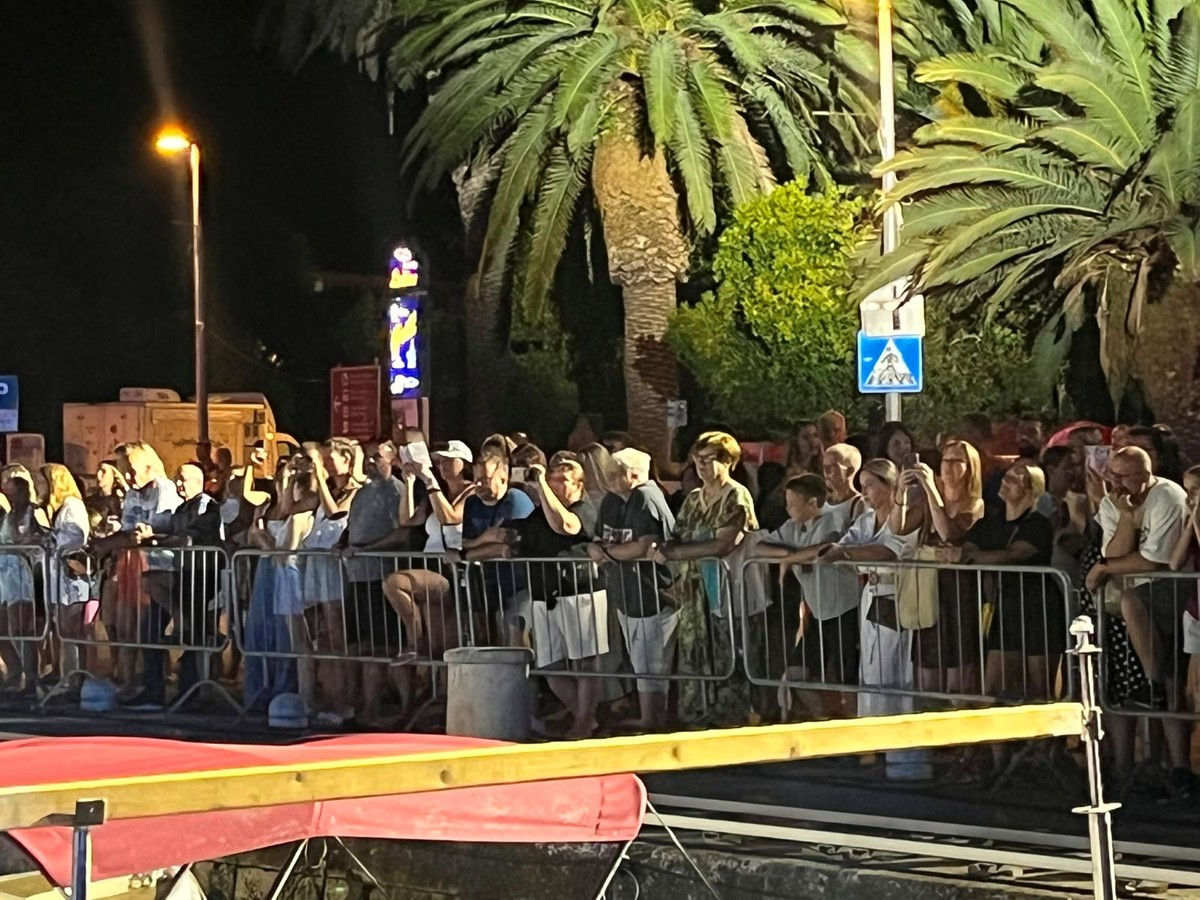 SVI VOLE OLIVERA: Riva puna već na tonskoj probi!