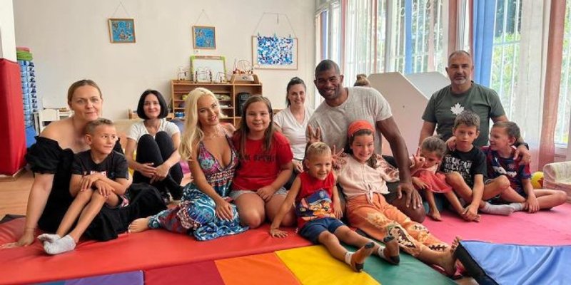 NAJJAČI ZA NAJPOTREBITIJE Alistair Overeem posjetio udrugu Anđeli