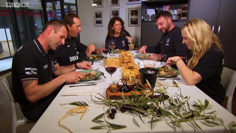 VEČERA ZA PET Ovaj tjedan kuhaju brački vatrogasci