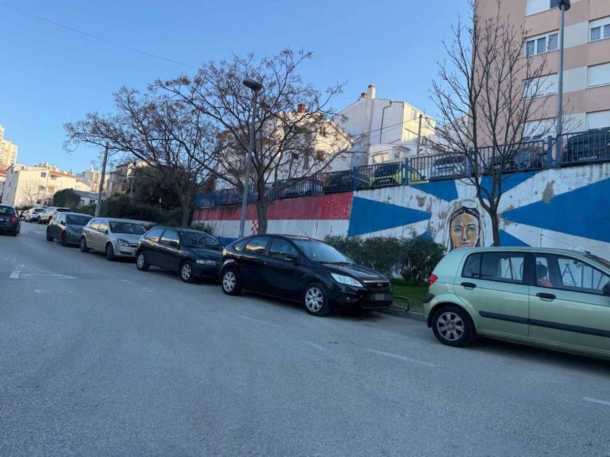 Parkiranje na Sućidru