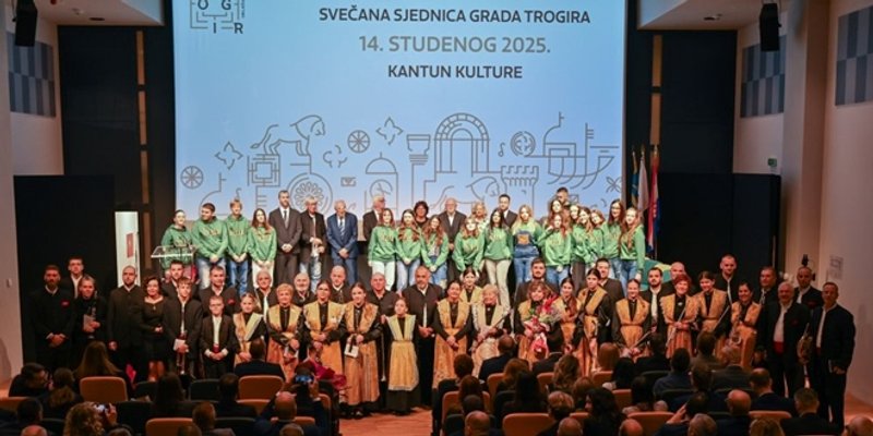 Svečana sjednica povodom Dana grada: 'Trogir danas nije grad iz zadnje klupe'