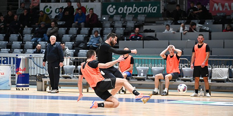 PSK WINTER FUTSAL FEST Marin Tomasov sa seniorima i veteranima MNK Varoš ZDC prošao u sljedeće kolo