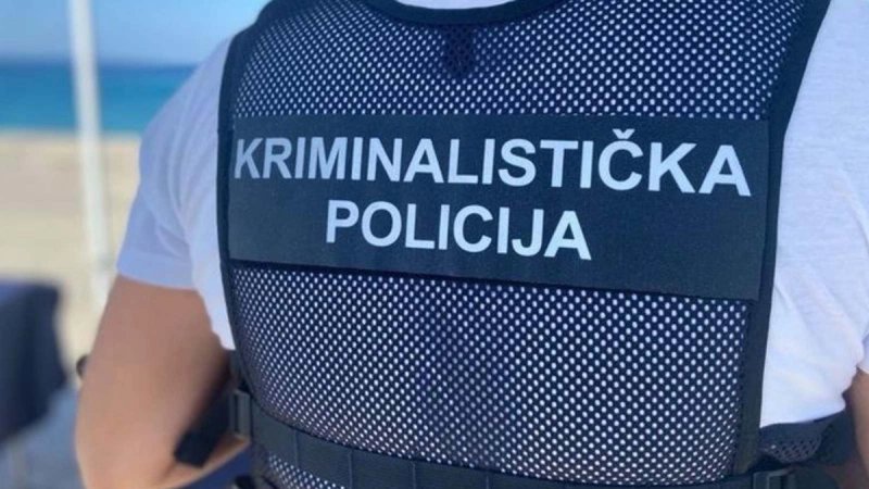 Iskopao rupe u zemlji u Grabovcima pa u njih trpao građevinski otpad
