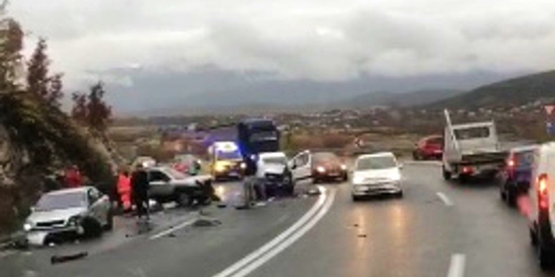 NESREĆA KOD SINJA Sudar tri auta na Križicama, ozlijeđeno troje ljudi. Pogledajte video